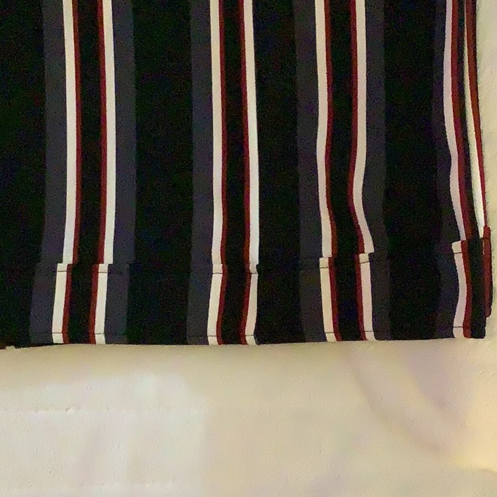 Women’s Size 16/18 Black Large Pin Stripped Cuffed comfort stretch Capri pant